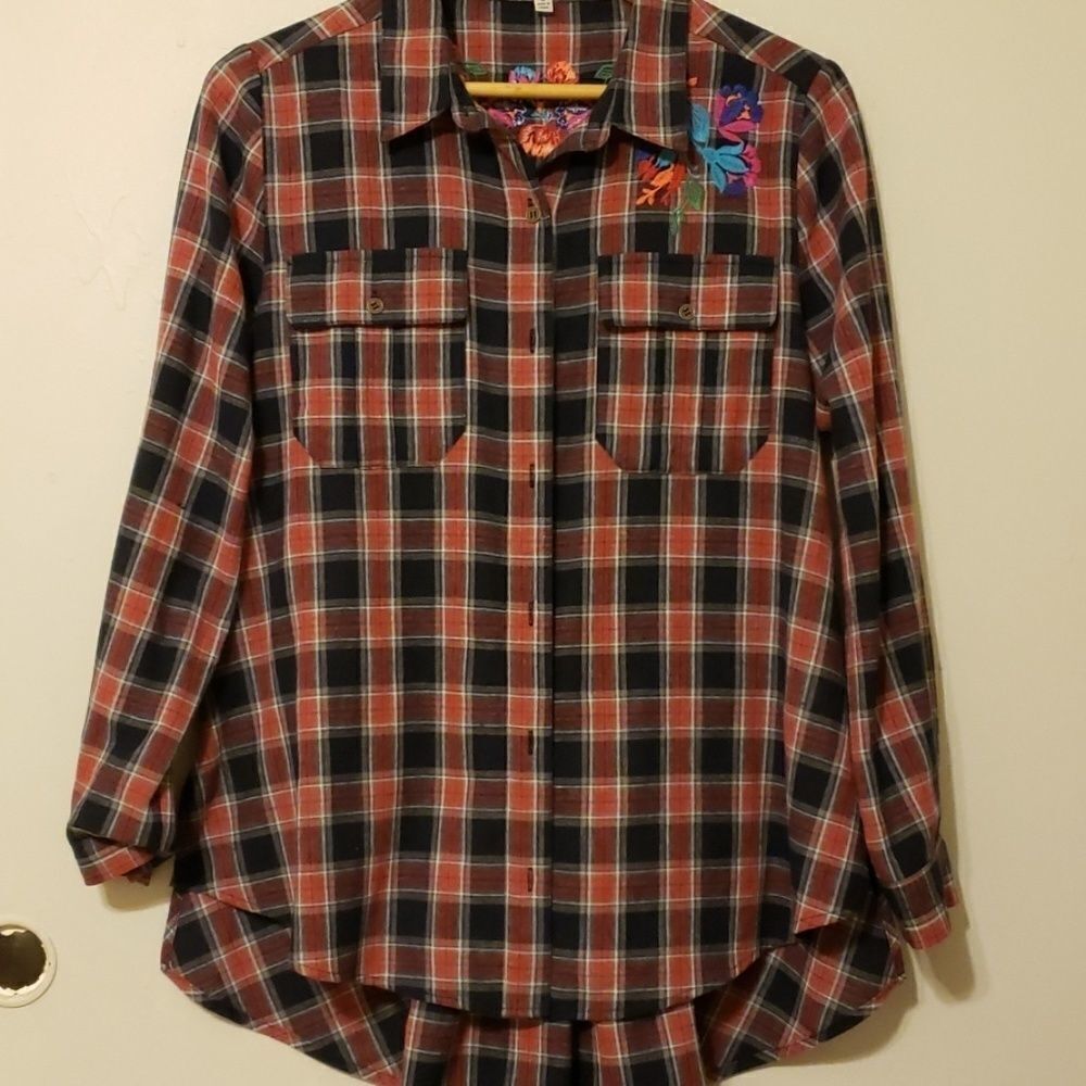 See and be seen embroidered, plaid shirt xs‎